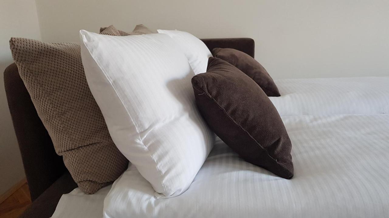 Apartments Spring Cacak Ngoại thất bức ảnh
