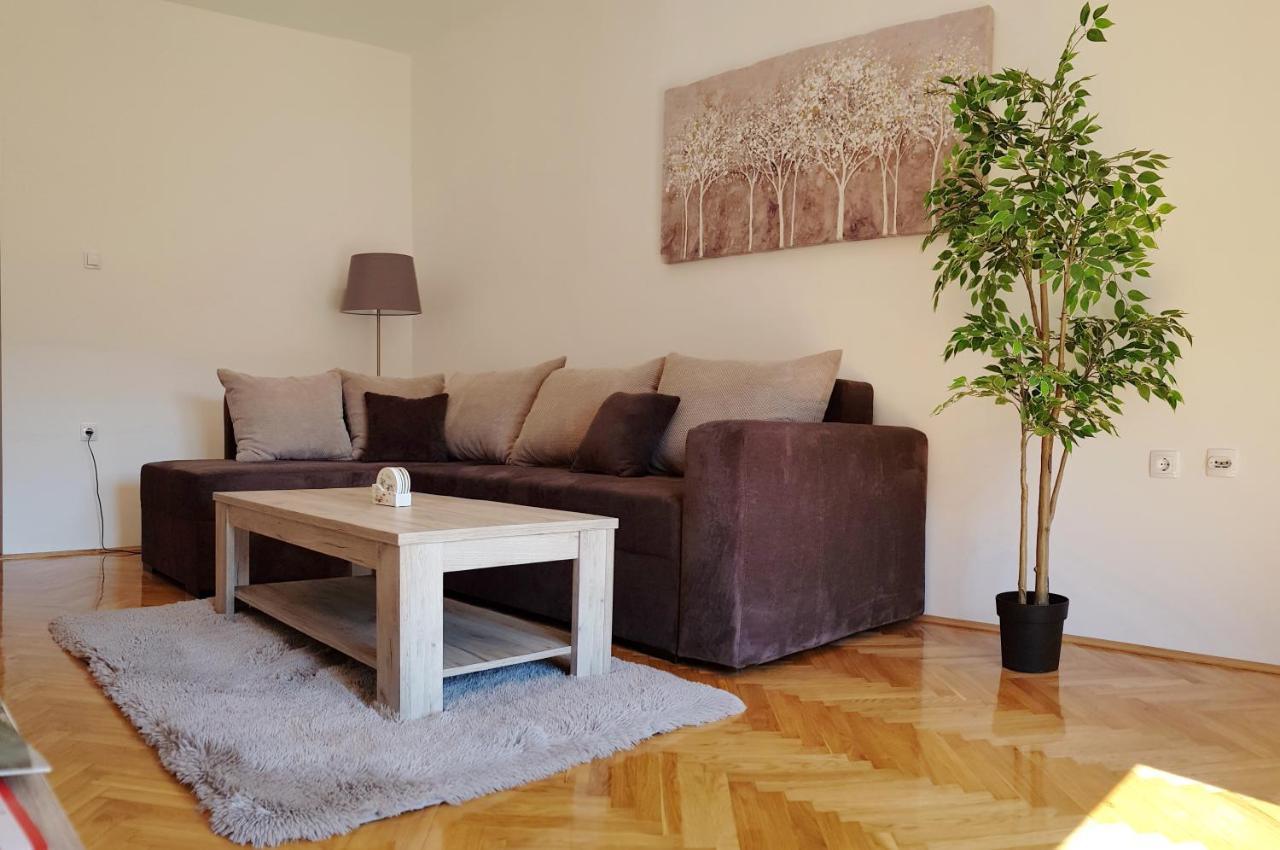 Apartments Spring Cacak Ngoại thất bức ảnh