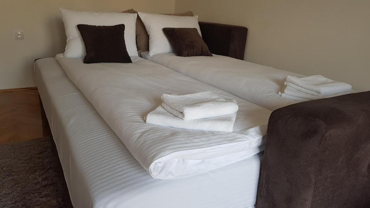 Apartments Spring Cacak Ngoại thất bức ảnh
