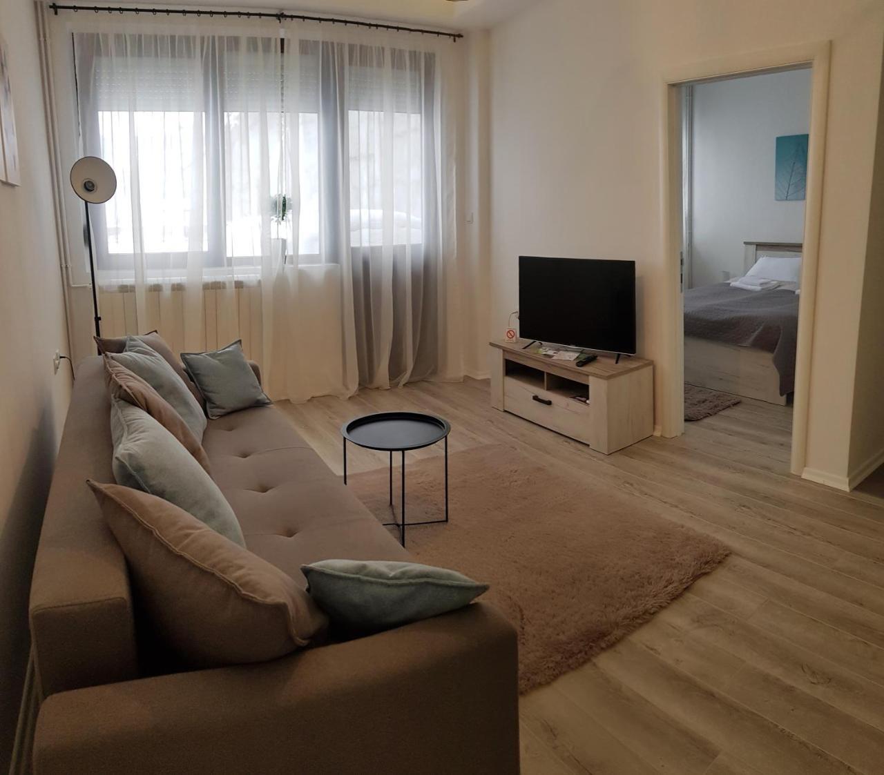 Apartments Spring Cacak Ngoại thất bức ảnh