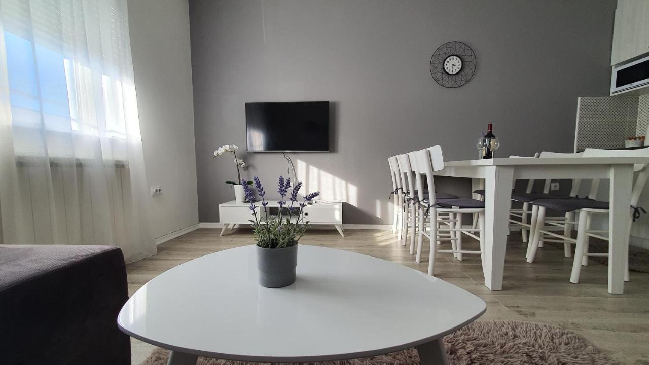Apartments Spring Cacak Ngoại thất bức ảnh